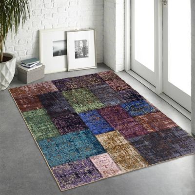 Denna matta heter Patch Multi Patchwork Matta i Multi färg från , tillverkad av Polyester material.