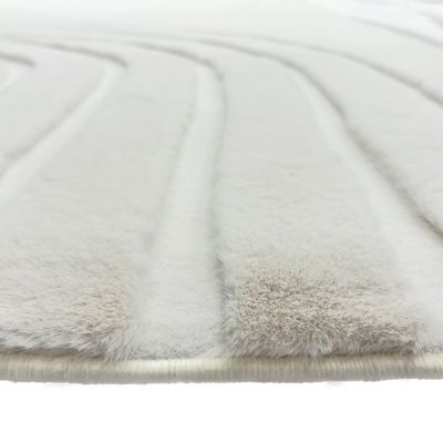 Denna produkten heter Rabbit Zen Offwhite Pälsmatta i Offwhite färg från 1 295,00 kr, tillverkad av Polyester material - SE Mattor