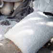 Denna produkten heter Ludde, tillverkad av Polyester material med en vacker Offwhite färg - SE Mattor