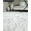 Denna produkten heter Rabbit Zen, tillverkad av Polyester material med en vacker Offwhite färg - SE Mattor