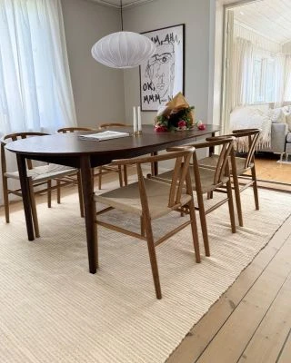 Denna produkten heter Molly, tillverkad av 80% Ull & 20% Bomull material med en vacker Offwhite färg - SE Mattor