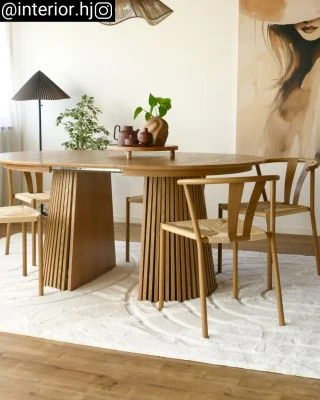 Denna produkten heter Rabbit Zen, tillverkad av Polyester material med en vacker Offwhite färg - SE Mattor