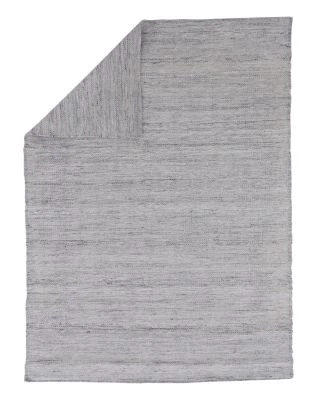 Denna produkten heter Leona Silver Ullmatta-look i Silver färg från , tillverkad av Polyester material - SE Mattor