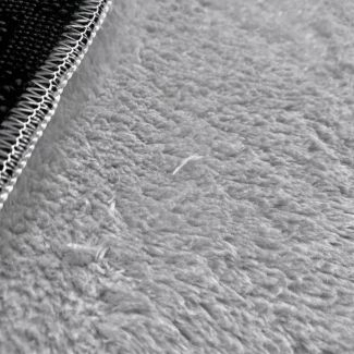 Denna produkten heter Cloudy, tillverkad av Polyester material med en vacker Silver färg - SE Mattor