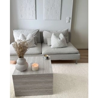 Denna produkten heter Mellby, tillverkad av 80% Ull & 20% Bomull material med en vacker Offwhite färg - SE Mattor