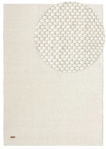 Denna produkten heter Elsa, tillverkad av 80% Ull & 20% Bomull material med en vacker Offwhite färg - SE Mattor
