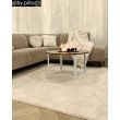 Denna produkten heter Cloudy, tillverkad av Polyester material med en vacker Ljusbeige färg - SE Mattor
