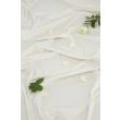 Denna produkten heter Lavendelvind, tillverkad av Polyester material med en vacker Vit färg - SE Mattor