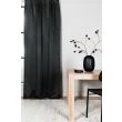 Denna produkten heter Molndans, tillverkad av Polyester material med en vacker Svart färg - SE Mattor