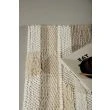 Denna produkten heter Vintera, tillverkad av Ull material med en vacker Beige färg - SE Mattor