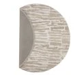 Denna produkten heter Lira, tillverkad av Polyester material med en vacker Beige färg - SE Mattor