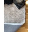 Denna produkten heter Midelt, tillverkad av Polyester material med en vacker Beige färg - SE Mattor