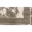 Denna produkten heter Babylon Versace, tillverkad av Polyester material med en vacker Taupe färg - SE Mattor