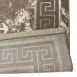 Denna produkten heter Babylon Versace, tillverkad av Polyester material med en vacker Taupe färg - SE Mattor