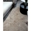 Denna produkten heter Bella Spin, tillverkad av Polyester & Polypropylen material med en vacker Mörkbeige färg - SE Mattor