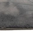Denna produkten heter Cat, tillverkad av Polyester material med en vacker Mörkgrå färg - SE Mattor