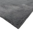 Denna produkten heter Cat, tillverkad av Polyester material med en vacker Mörkgrå färg - SE Mattor