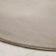 Denna produkten heter Cat, tillverkad av Polyester material med en vacker Taupe färg - SE Mattor