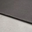 Denna produkten heter Cat, tillverkad av Polyester material med en vacker Mörkgrå färg - SE Mattor
