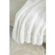 Denna produkten heter Cat, tillverkad av Polyester material med en vacker Offwhite färg - SE Mattor