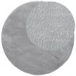 Denna produkten heter Cloudy, tillverkad av Polyester material med en vacker Silver färg - SE Mattor