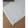 Denna produkten heter Cloudy, tillverkad av Polyester material med en vacker Vit färg - SE Mattor