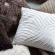 Denna produkten heter Flow, tillverkad av Bomull material med en vacker Offwhite färg - SE Mattor