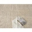 Denna produkten heter Furry, tillverkad av Polypropylen material med en vacker Beige färg - SE Mattor