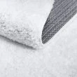 Denna produkten heter Lazy, tillverkad av Polypropylen material med en vacker Vit färg - SE Mattor