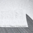 Denna produkten heter Lazy, tillverkad av Polypropylen material med en vacker Vit färg - SE Mattor