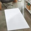 Denna produkten heter Lazy, tillverkad av Polypropylen material med en vacker Vit färg - SE Mattor