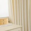 Denna produkten heter Mathilde, tillverkad av Polyester material med en vacker Beige färg - SE Mattor