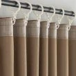 Denna produkten heter Mathilde, tillverkad av Polyester material med en vacker Sand färg - SE Mattor