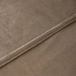Denna produkten heter Mathilde, tillverkad av Polyester material med en vacker Sand färg - SE Mattor