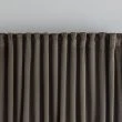 Denna produkten heter Mathilde, tillverkad av Polyester material med en vacker Taupe färg - SE Mattor