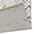 Denna produkten heter Menlo Fusion, tillverkad av Polyester material med en vacker Beige färg - SE Mattor