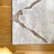 Denna produkten heter Menlo Park, tillverkad av Polyester material med en vacker Beige färg - SE Mattor
