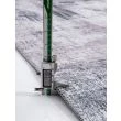 Denna produkten heter Miracle Lago, tillverkad av Polyester material med en vacker Grå färg - SE Mattor