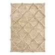 Denna produkten heter Moody Flo, tillverkad av Polyester material med en vacker Beige färg - SE Mattor
