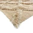 Denna produkten heter Moody Flo, tillverkad av Polyester material med en vacker Beige färg - SE Mattor