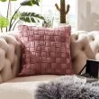 Denna produkten heter Ocean, tillverkad av Polyester material med en vacker Rosa färg - SE Mattor
