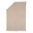 Denna produkten heter Ovelia, tillverkad av Ull material med en vacker Beige färg - SE Mattor