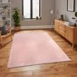 Denna produkten heter Share, tillverkad av Polyester material med en vacker Rosa färg - SE Mattor