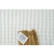 Denna produkten heter Rabbit Bubble, tillverkad av Polyester material med en vacker Offwhite färg - SE Mattor