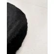 Denna produkten heter Rabbit Fur, tillverkad av Polyester material med en vacker Svart färg - SE Mattor