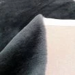 Denna produkten heter Rabbit Fur, tillverkad av Polyester material med en vacker Mörkgrå färg - SE Mattor