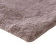 Denna produkten heter Rabbit Fur, tillverkad av Polyester material med en vacker Rosa färg - SE Mattor