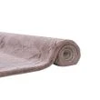 Denna produkten heter Rabbit Fur, tillverkad av Polyester material med en vacker Rosa färg - SE Mattor