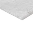 Denna produkten heter Rabbit Fur, tillverkad av Polyester material med en vacker Vit färg - SE Mattor