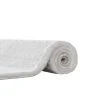 Denna produkten heter Rabbit Fur, tillverkad av Polyester material med en vacker Vit färg - SE Mattor